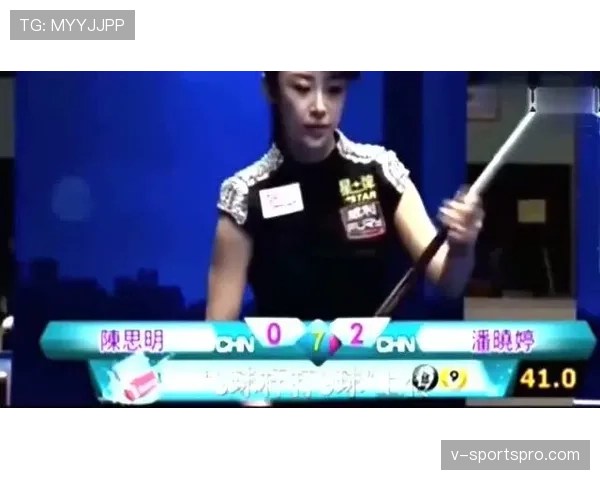 潘晓婷出门像搬家,手提包把球杆都比下去,普通人瞬间失语 潘晓婷出门像搬家,手提包把球杆都比下去,普通人瞬间失语
